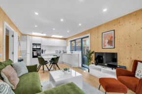 Green Mews 3 with Free Parking - By My Getaways